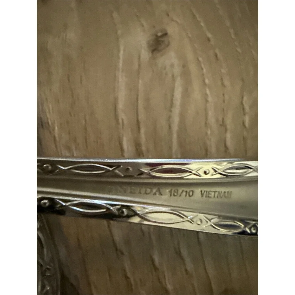 4 PCs Oneida MERLOT Dinner Forks Stainless 18/10 Flatware Silverware Vietnam‎